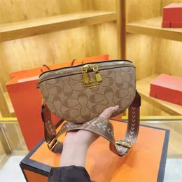 Tasarımcı çantası geniş bant yumuşak deri bir omuz crossbody çanta yeni moda baskılı çok yönlü bel