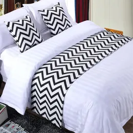 Copriletto Copriletto in cotone a righe bianche e nere Runner da letto Copriletto Home Hotel Camera da letto Decorazione Asciugamano da letto