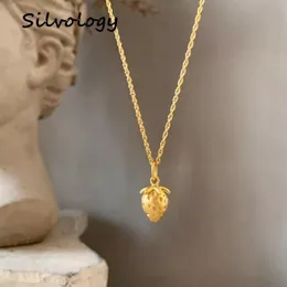 Silvology Collana in argento sterling massiccio con pendente a forma di fragola Doppia catena con fibbia Collana da donna di alta qualità Gioielli di compleanno Q299m