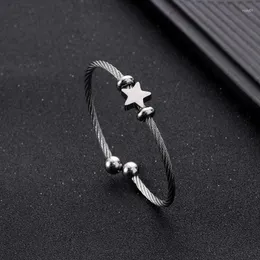 Bangle Personality Design Punk Svart rostfritt stål Stjärnpar Manschett Bangles For Women Men Charm Pentagram Öppningsarmband smycken