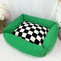 PLAID PRINT Vinter varm Lambwool Dog Kennel Four Seasons Universal Pet Puppy Löstagbar katt Kennel Pet levererar liten hundbädd 231226