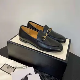 Nouvelle arrivée chaussures de créateur High G portant des mocassins en cuir boucle de cheval classique pour femme polyvalente portant des chaussures en cuir plates de style britannique à l'extérieur des chaussures G 0YY7L