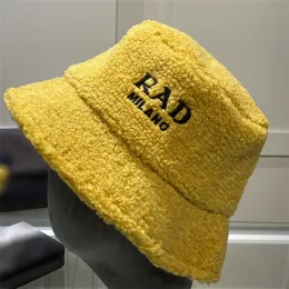 2024 designer chapéu balde de inverno para homens mulheres moda teddy bonnet beanie designers bonés chapéus mens casquette fofo quente sunhat fuzzy boné 23ss