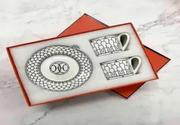 Piatti da caffè e tavoli da tavolo da caffè in porcellana e tavoli da tavolino europei piatti da caffè piatti di caffè pomeridiani con scatola regalo 2106112976307
