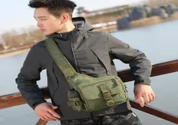 Sacos ao ar livre Tactical Crossbody Bag Exército Ombro Sling Men039s Viagem Caça À Prova D 'Água Pesca Chest1370030