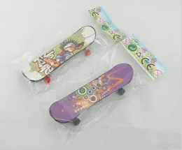 Mini Finger Skateboard Toys 626 CM OPP PKG Color Random Fingerboard Scooter Skate Board Party Favors Education Gift Finger Toy2727071