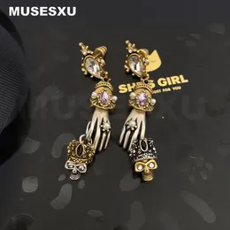 Jewelry Accessories Luxury Brand King Queen Skull Pendant Ghost Hand Shape Two Metal Color Earrings For Party Gift 231228