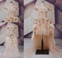 Gotiska bröllopsklänningar Hög låg 2020 Asymmetriska utanför axeln Champagne Tulle spets Applique Crystal Rhinestones med ärmar 2956584