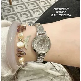 Designer Viviane Westwoods Watch Empress Dowager Vivian Xis Light Luxury Moon and Stars Small and Popular Quartz Pure Silver Watch Band Fashionabla Womens Watch Wom