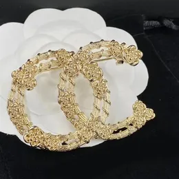 2023 c18k goldplated lotus brooch with rhinestone embellishment fashion noble broche luxury brooch designer jewelry highquality la276l
