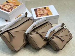 Designer Jigsaw Oblique Ombro Messenger Bag Couro Boa Qualidade Clássico Bezerro Mulheres Forma Cubóide Top Handling Bolsa Bolsa Travesseiro Bag 427