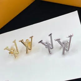 18K Gold Love v Mektuplar Tasarımcı Saplama Küpe Kadınlar İçin Lüks Mektup Nişan Zarif Cazibe Kulak Yüzleri Küpe Doğum Günü Hediyeleri Takı Marka Hediye Kutusu Paketleme