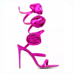 Сандалии, летние пикантные женские туфли в европейском и американском стиле на тонком высоком каблуке в Риме, вечерние свадебные туфли с открытым носком, большой размер с цветочным принтом