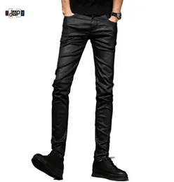 Idopy Jeans da uomo rivestiti Pantaloni in denim da motociclista slim fit cerati alla moda coreana 2103182829572