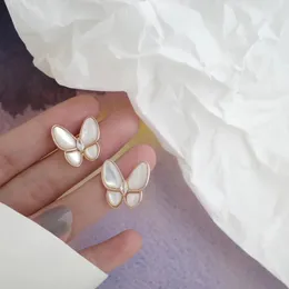 Luksusowe projektantki Butterfly Stud Kolczyki kobiety 18 -karne złota perłowa matka perłowych kolczyków modowych na damskie przyjęcie urodzinowe biżuteria na prezent urodzinowy