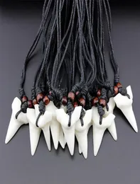 Moda all'ingrosso misto 12 pezzi imitazione collana di denti di osso di yak denti bianchi ciondolo amuleto per gioielli da donna MN5778039496
