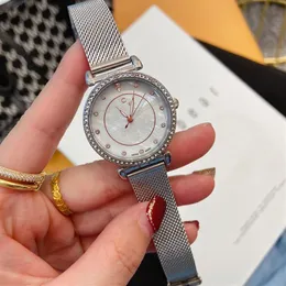 Moda marka ogląda kobietę dziewczynę ładną kryształowy styl stalowy zespół na nadgarstku zegarek cha50150v