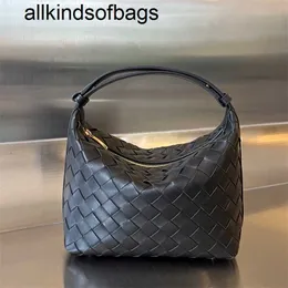 Üst Wallaces Bag Bottegaavenetas Dokuma Omuz Çantası Intrecciato Deri 7a El Yapımı 10a ToPlevel Tasarımcı 22cm Intrecciato Cowhide Deri Dokuma Öğle Yemeği