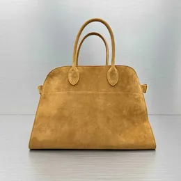 The Row Top Suede ذات الجودة ذات الجودة الأفضل لبشرة البقر Deerskin Niche Bag Bag One Contter Contter Counter Counting Bag حقيبة كبيرة من الحاسوب 231228