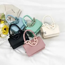 Bolsos de hombro Cadena Bolso femenino Mini Summer Crossover para mujeres Moda Diseñador de lujo Bolso Mujer 2023 Tendencia Mujer Purseblieberryeyes