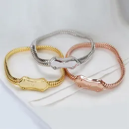 Europe America Style Lady Women Gold Silver-Colour Hardware Engraved V Initials Four Leaf Flower Nanogram Snake Chain Bracelet M68264u