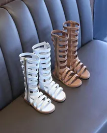 Nya flickor Sandaler Summer Pu Leather Hollow Boots Kids Shoes Fashion Shoes Designers Sandals8492855