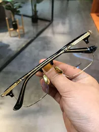 Designer Ch Cross Glasses Frame Chromes Marca Óculos de Sol Novo Trendy Versátil Óculos para Homens Mulheres Puro Titânio Metade Negócio Miopia Coração Alta Qualidade JVQB
