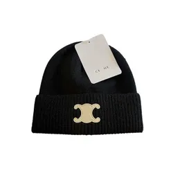 BeanieSkull Caps Luxurys Designer Hat Motivos Quentes Bonnet Ventilar Tendência Respirável de Outono e Inverno Beanie Generoso Elegante Moda Popular Homens e Mulheres Cap