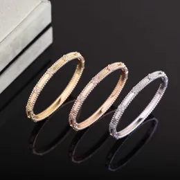 Pulsera Van Clover de oro de 18 quilates de lujo con cristales brillantes y diamantes, símbolo definitivo de amor y protección, un regalo perfecto para mujeres y niñas A8tx