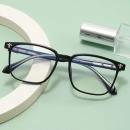 Designer ch Cross Glasses Frame Chromes Brand Solglasögon Nytt för män Kvinnor Fashion Student Flat TR90 Hjärt lyxiga högkvalitativa glasögonramar Gratis frakt RY9N