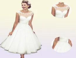 2019 Elegant Short Beach Wedding Dresses Sheer Neck Appliques Lace Length Modest Bohemian Bridal Gowns Vestidos De Noiva Cheap Plus Size2764589