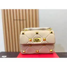 Designer VLTN Bag 2024 Shoulder 23 Bags Square Large Rivet Rhombus Stud Rock Lock Buckle Portable Flip Chain Messenger New Women J5N8N08P