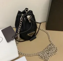 Mode Silber Kette Mini Kordelzug Tasche Schwarz Nylon Canvas Beutel Geldbörse Für Männer Frauen Charme Schlüsselanhänger Geldbörsen Designer Schlüsselanhänger Schlüsselanhänger