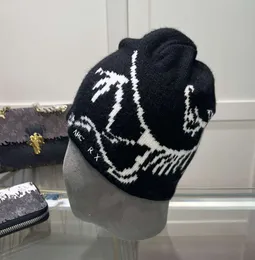 Diseñador de lujo para mujeres y hombres Gorro sin ala Impreso Carta de moda clásica Multicolor Otoño e invierno00