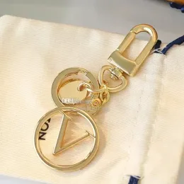 2024 Högkvalitativ nyckelhållare Designer Keychain Bag Charm Buckle Car Letter Leather Keychains Kvinnor Väskor Pendant Tillbehör Lyxig gåva Mycket bra