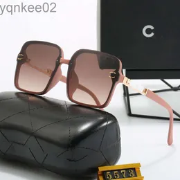 Designer Channel Chanelle Solglasögon Cykel Lyxig Fashion Sports Polarize CC Solglasögon Män Kvinna Vintage Driving Beach Pink Adumbral Square Sun Glasses