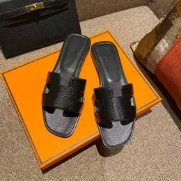 Tasarımcı Ayakkabı Kadın Terlik Sandalet gerçek deri terlik lüks moda yaz plaj sandal bayanlar slaytlar kauçuk klasik düz slaytlar orijinal kutu 02