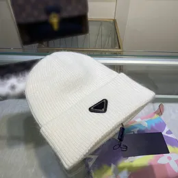 Beanie Designer Beanie Lüks Tasarımcı Beanie Yün Kapağı Klasik Şekli Süper yumuşak ve rahat örme hat kapağı için uygun erkek ve kadınlar için