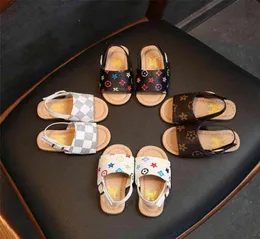 Verão meninos e meninas crianças sandálias do bebê sapatos 4 estilos chinelos da criança sapatos de fundo macio crianças sapatos de grife GC1109269736