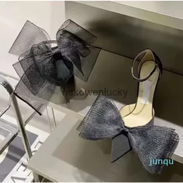 JC Jimmynesty Choo wysokiej jakości sandały buty 2022-romantyczne koronkowe buty do ślubnej sukienki ślubnej Kaleki eleganckie pompki luksusowe marki Lady High Heels Czarne