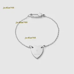 Bangle Top Luxury Design Love Heart Armband High Quality 2024 Plated Material Chain Halsband Fashion Jewelry Armband Designer Gift Smycken Kvinnor Bangle