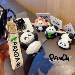 Billig pris högkvalitativ julnyckelknapp Träsartong Animal Keychain 3D Söt panda nyckelring