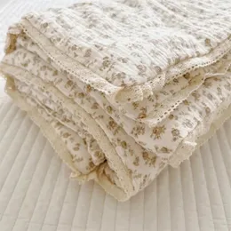 Filtar Muslin Cotton Baby Quilt Summer Spädbarn Crib Domforter Filt Kids Camellia tryck TODDLER Tupplur Koreansk sängkläder quiltning