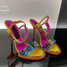 Senaste toppkristalldekorativa kvinnor stilettosandaler satin färg matchande middag instep remmar designers klänning sko kväll mode stor storlek hög klackade skor