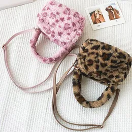 Küçük kare çok yönlü baharatlı kız çapraz gövde çantası Avrupa ve Amerikan moda trendleri tatlı kadife leopar desen fmt-4254