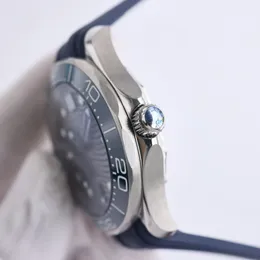 Mens Luxury Watches 42MM Automatic Mechanical Movement Outdoor 