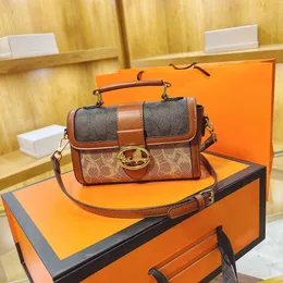 DHgate.com:Designer Winter New Live Broadcast Small Square