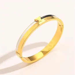 Högkvalitativ designer rostfritt stål charm armband mode män kvinnor märke bokstavs tätning annulus armband lyxguld plat265h