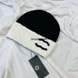 2024 Designer Beanie Letter Pequeno Vento Perfumado Mulheres Chapéu de Inverno Luxo Ao Ar Livre Beanie Bonnet Homem Cabeça Quente Cashmere Malha Crânio Cap Trucker Chapéus