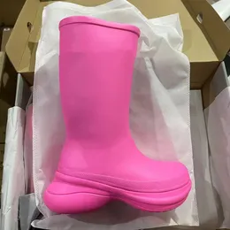 Botlar Tasarımcı Kadınlar Botlar Yağmur Kauçuk Kış Yağmur Botları Platform Platform Ayak Bileği Slip-On Yarım Pembe Yeşil Fokalist Açık Tasarımcı Ayakkabı Boyut 35-45 Kutu patikleri